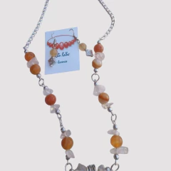 Conjunto bijou artesanal con piedras calcita naranja y cuarzo cristal natural, incluye collar y aros