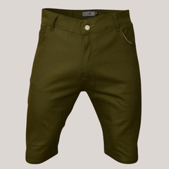 Bermuda de gabardina elastizada corte jean para hombre en color verde oliva. Talle 40