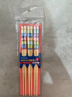 Kit 3 pares de hashi Pixar Disney Toy Story Carros Monstros SA