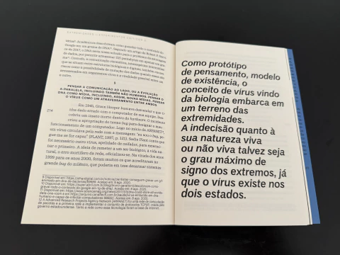 Extremidades: Experimentos Críticos - Vol 03. Org. Alessandra Bochio e Christine Mello - comprar online