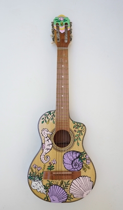 Guitarra Viajera intervenida con funda