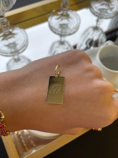 Pingente Medalha Retangular Personalizado - 10k