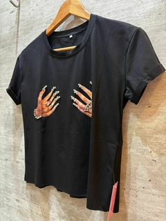Remera Hands