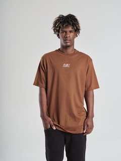Camiseta Plano C Bordada Marrom - 518475 na internet