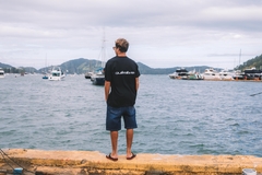 Camiseta Quiksilver New Lines Preta - 516541 - Style Loja | Skate, surf & streetwear