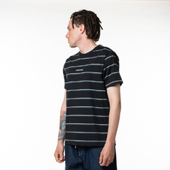 Camiseta DC Shoes Kingpin Listrada - 518276 na internet