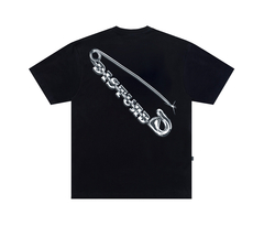 Camiseta Disturb Safety Pin Preta - 518840 na internet