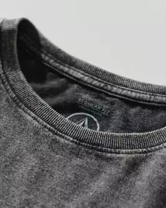 Camiseta Volcom Solid Stone Preta - 517674 - comprar online