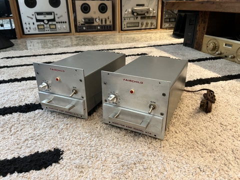 Par de monoblocos Fairchild Monitor 870