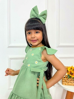 Vestido Helena bordado Verde Claro - Acompanha Laço - Ello de Mamãe
