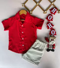 Conjunto vermelho clássico na internet