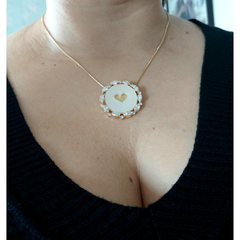 Gargantilha Mandala com Madrepérola e Zircônias banhada a ouro 18k na internet