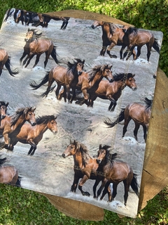 Jogo Americano Cavalos 32x48cm (4 lugares) na internet