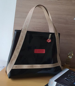 Bolsa Trapézio Grande de Silicone MeAme - comprar online
