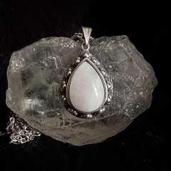 Colar Morgan Le Fay Pedra da Lua (Sob Encomenda)