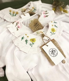 Imagen de BLUSA CUELLO BOBO