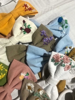 MOÑOS BORDADOS