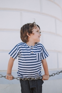 Remera cuello Mao con Bolsillo - comprar online