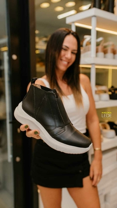 Mirage all black en internet