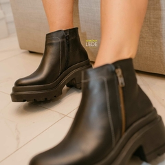 Nina Black - marianLEDEStore