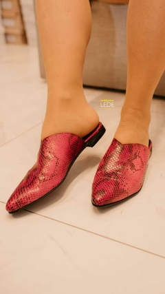 Mule reptil fucsia - comprar online