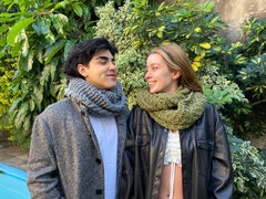 Cuello Francis en internet