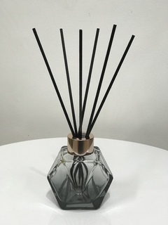 Difusor vidro oitavado c/palitos 100ml na internet