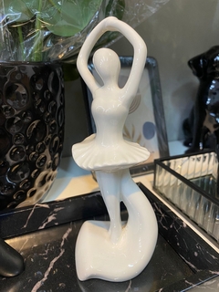 Estatueta bailarina
