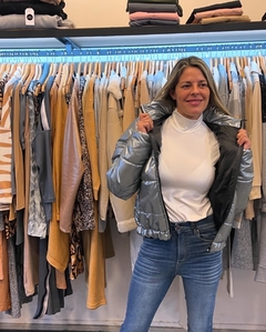 PUFFER METALIZADA PLATA - comprar online