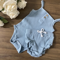 Conjunto azul na internet
