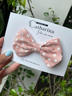 Laço Paris - Poá Rosa - Laços da Catharina