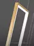 Imagem da luminária pendente da Linha Mirror de LED Dourado, destacando o design moderno e elegante em fundo cinza.
