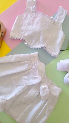 Conjunto com short branco celebrar