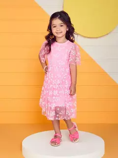 Vestido tule margaridas rosa neon