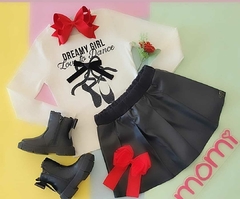 Conjunto com blusa bailarina e short saia em couro Preto - comprar online