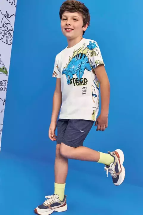 Conjunto de camiseta em meia malha e bermuda em cotton jeans com elastano