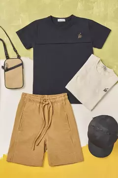 Conjunto de Camiseta em Meia Malha e Bermuda em Cotton Jeans com Elastano na internet