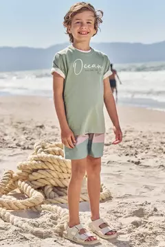 Conjunto de Camiseta em Meia Malha e Bermuda em Nylon Ergonomic com Elastano na internet