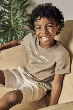Conjunto de camiseta em meia malha e bermuda em sarja com elastano - Tindolelê