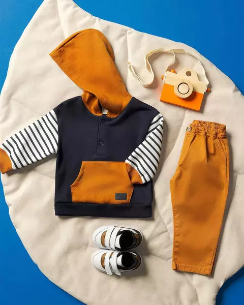 Conjunto de blusão em moleton e calça sarja - comprar online