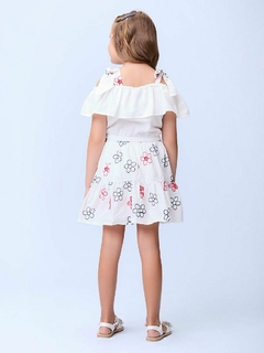 Conjunto off white com bordado floral na internet