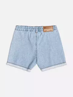 Shorts jeans com detalhe paetê na internet