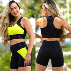 Conjunto Shorts 1/2 coxa c/ recortes e detalhe em tule no Top (Poliamida )