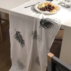 Camino de Gasa con Hojas Pintadas - comprar online