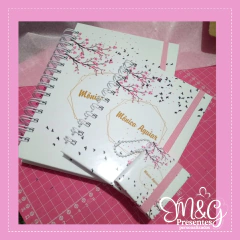 KIT CADERNO PAUTADO FLORAL + BLOQUINHO A6 + CHAVEIRINHO POST IT - comprar online