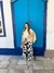 Calça pantalona fundo bege - comprar online