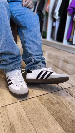 Tenis Adidas Samba Classic Atemporal/Elegante na internet