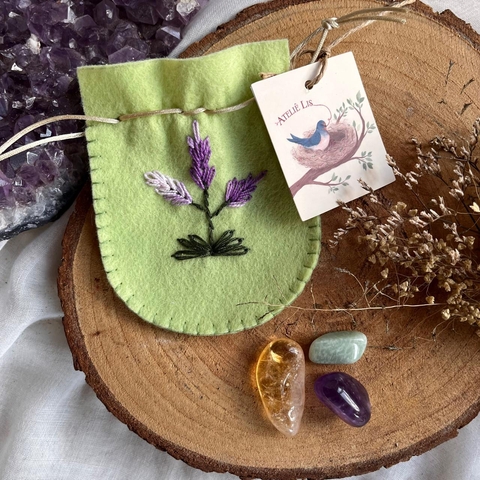 * Saquinhos Bordados (variados) - Atelie Lis