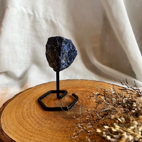 Sodalita na base de metal (preto)