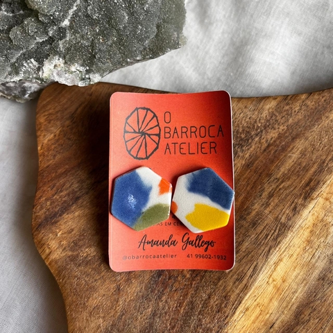 * Brinco Redondo Hexagonal Colorido - O Barroca Atelier